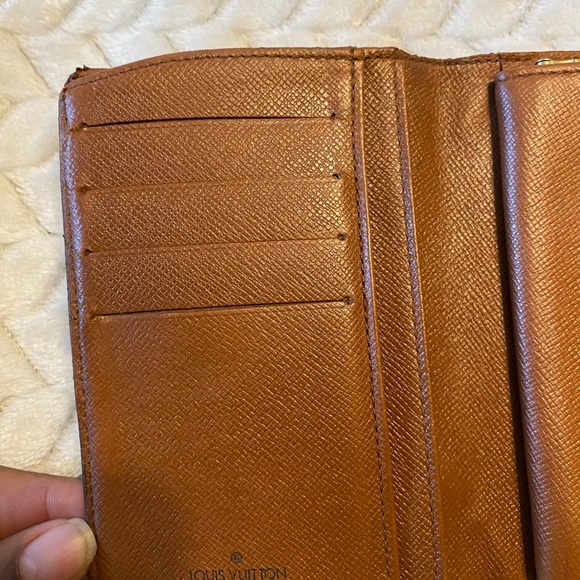 Louis Vuitton monogram kisslock wallet- FULL INCLUSION - Picture 8 of 16